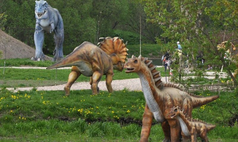 Парк динозавров «ДиноПарк»   в Минске